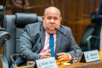 “Estão mostrando um cavalo dizendo que é um boi”, afirma Fred Maia sobre oposição tentar implicar governador no caso da Conafer