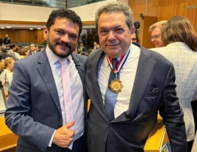 Deputado Cláudio Cunha entrega título de Cidadão Maranhense ao ministro do STJ
