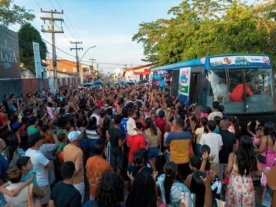 Em Pinheiro, André da Ralpnet realiza a primeira edição do Metrô da Criançada e entrega mais de 20 mil brinquedos