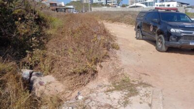 Corpo é encontrado enrolado em lençol na Praia de São Marcos, em São Luís