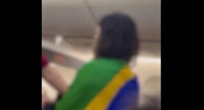 VÍDEO: Bolsonarista é expulsa de voo após dar escândalo e dizer que não viaja com petista