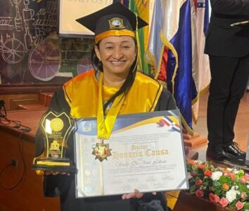Professora da Baixada Maranhense, Suely de Jesus Lobato é condecorada Doutora Honoris Causa na República Dominicana