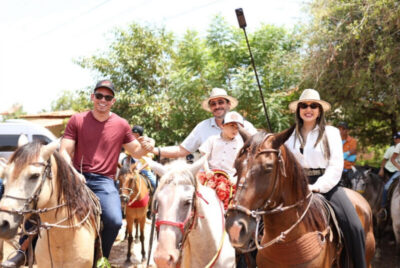 Bruna Pessoa participa de cavalgada em Santa Filomena do Maranhão distribuindo simpatia e alegria