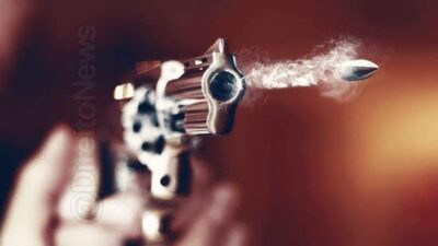 PM mata próprio filho acidentalmente ao limpar arma de fogo