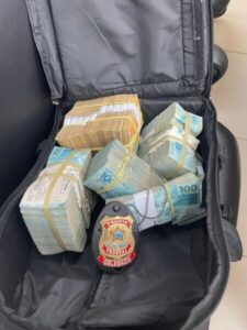 Polícia Federal prende três pessoas e encontra mala com quase meio milhão que seria entregue a uma deputada do Maranhão
