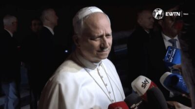 Papa Leão 14 defende liberdade de imprensa e pede que jornalistas não “vendam sua autoridade”
