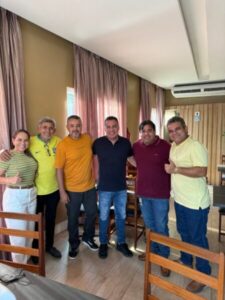 Em Santa Inês, Deputado Junior França ex prefeita de Santa Luzia (França do Macaquinho) recebe o empresário Eduardo DP para alinhar estratégias