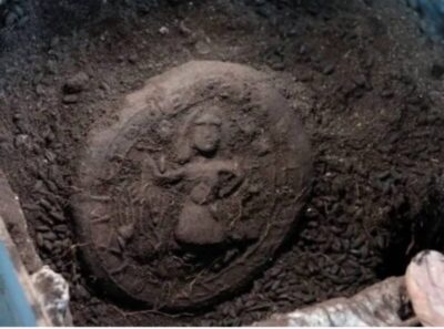 Pães de 1.300 anos com imagem de Cristo são encontrados na Turquia