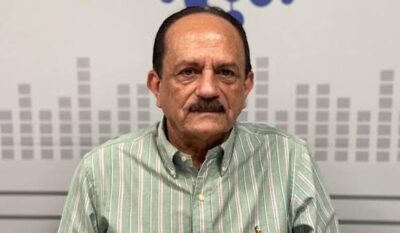 VELHAS E ACABADAS! Julinho transforma homenagem em constrangimento e ataca professores em véspera do Dia do Mestre; VEJA OS VÍDEOS…