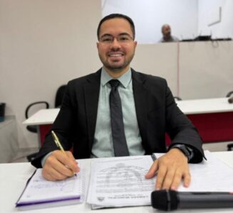 Vereador Ibrahim Neto solicita implantação de redutores de velocidade e pavimentação de ruas no Bairro São Francisco
