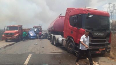 Acidente na BR-135 em Bacabeira envolve 14 veículos e deixa cerca de 4 feridos; trânsito parcialmente liberado