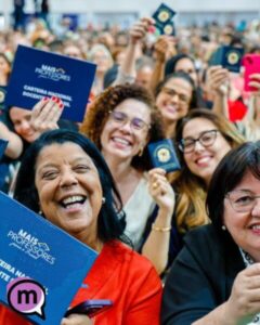 Governo lança Carteira Nacional Docente do Brasil e anuncia benefícios e premiações para professores