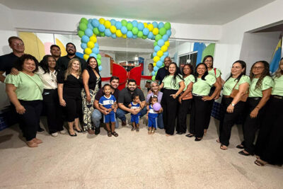 Marreca filho e prefeito Marreca entregam creche em Itapecuru