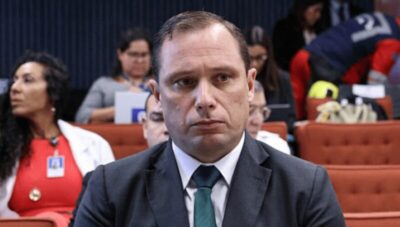 Moraes autoriza retirada de tornozeleira e determina regime aberto para Mauro Cid
