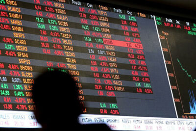 Bolsa bate recorde e dólar cai após reunião entre Lula e Trump