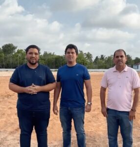 Ministro dos Esportes, André Fufuca, visita Barreirinhas e junto ao prefeito Vinicius Vale garante retomada de obras no estádio do sobradinho