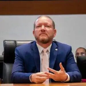 “O Maranhão hoje é governado por uma quadrilha que assalta os cofres públicos”, diz Othelino Neto