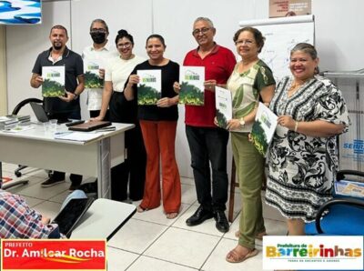 Prefeito Dr. Amilcar Rocha, prestigia a entrega da versão impressa da Revista dos Balneários “Curta Barreirinhas”