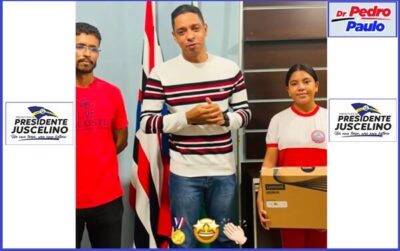 Prefeito Dr. Pedro Paulo, presenteia aluna que foi medalhista Regional de bronze na Olimpíadas Brasileira de Matemática