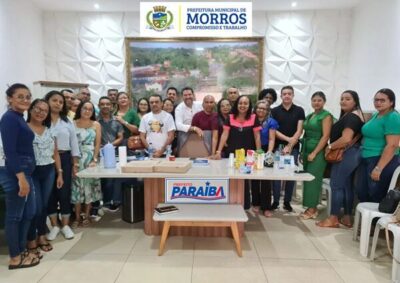 Prefeito Paraíba se reune com educadores para traça metas para Educação em 2024 em Morros