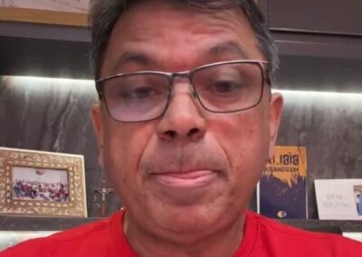 Jerry faz live, volta a falar em gravações e insinua envolvimento de governistas