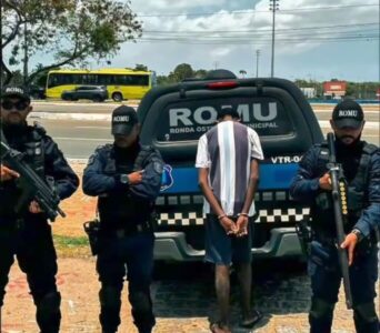 ROMU prende homem com mandado de prisão em aberto durante abordagem a coletivo em São Luís