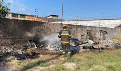 Corpo de Bombeiros atende ocorrência de incêndio em vegetação no bairro da Forquilha