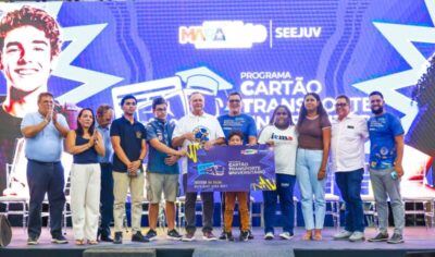Dois mil estudantes dos quatro municípios da Grande Ilha recebem Cartões Transporte Universitário