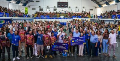 Cartões Transporte Universitário são entregues a 2 mil estudantes na Grande Ilha