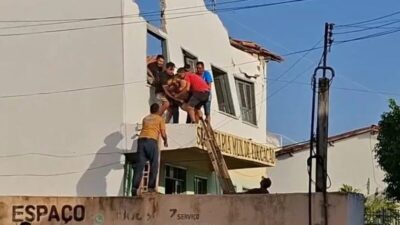 Tragédia em Chaval: Teto da Secretaria de Educação desaba durante curso e deixa 21 feridos.