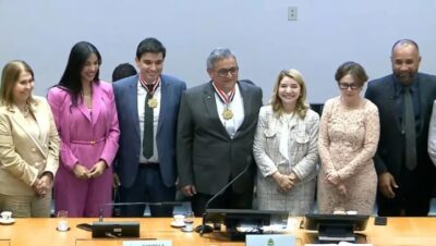 Cauê Aragão , presidente da Investe Maranhão recebe a honraria “Medalha Manuel Beckman” pela Assembleia Legislativa