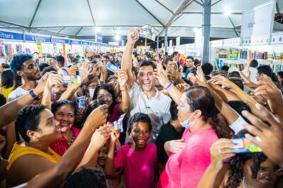 Com meio milhão em vales-livro, Duarte Jr. impulsiona reta final da Feira do Livro de São Luís