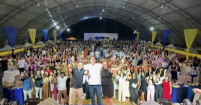 Júnior Lourenço participa de noite histórica para professores