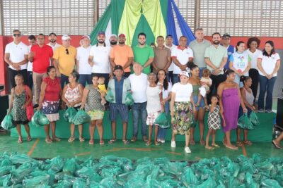 Ação da prefeitura de Viana distribui mais três toneladas de peixe para famílias carentes