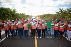 Brandão entrega implantação da MA-312 que liga os Lençóis ao Delta do Parnaíba