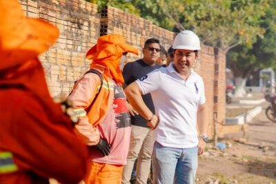 Prefeito André da RalpNet acompanha obras de pavimentação asfáltica em Pinheiro