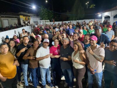 Diogo Viana mostra força em jantar com lideranças locais