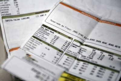 Aneel mantém bandeira para vermelha 1 na conta de luz em novembro