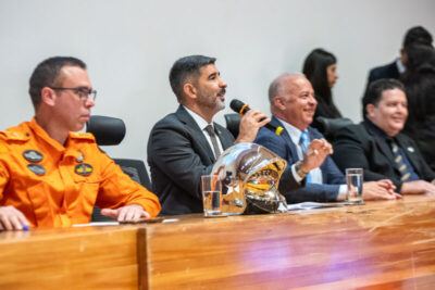 Câmara Legislativa homenageia Programa Bombeiro Amigo