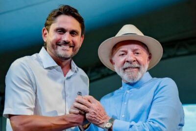 Juscelino participa com Lula da entrega de casas em Imperatriz