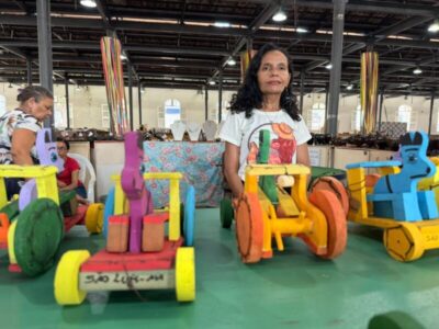 Artesãos do Ceprama celebram Dia das Crianças com brinquedos de madeira