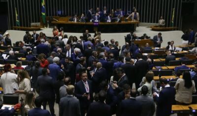 Câmara aprova isenção do IR para quem ganha até R$ 5 mil