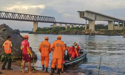 Vídeo: carreta com ácido sulfúrico é retirada após dez meses do desabamento da Ponte Kubitschek