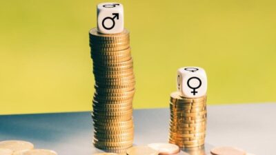Mulheres têm mais instrução, mas ganham menos e são minoria no mercado de trabalho, aponta Censo