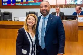 Proposições conjuntas de Iracema Vale e Roberto Costa visam melhorias para Barreirinhas