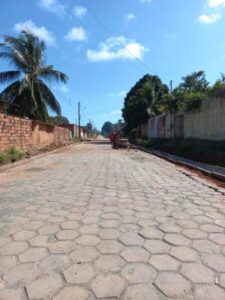 Prefeitura de Paço do Lumiar pavimenta rua do Residencial Cordeiro