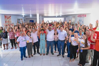 Deputado Osmar Filho acompanha entrega de óculos em Matinha e Olinda Nova