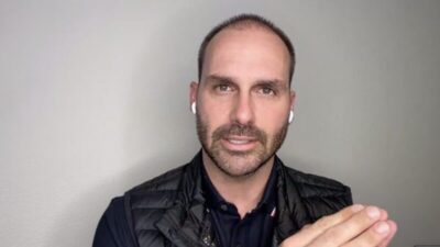 Moraes pede que PGR se manifeste sobre pedidos de prisão de Eduardo Bolsonaro
