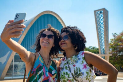 Turismo bate recorde de 7 milhões de estrangeiros e impulsiona a economia brasileira