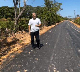 Deputado Júlio Mendonça visita estrada de Santana e cobra melhor qualidade na obra em São João Batista